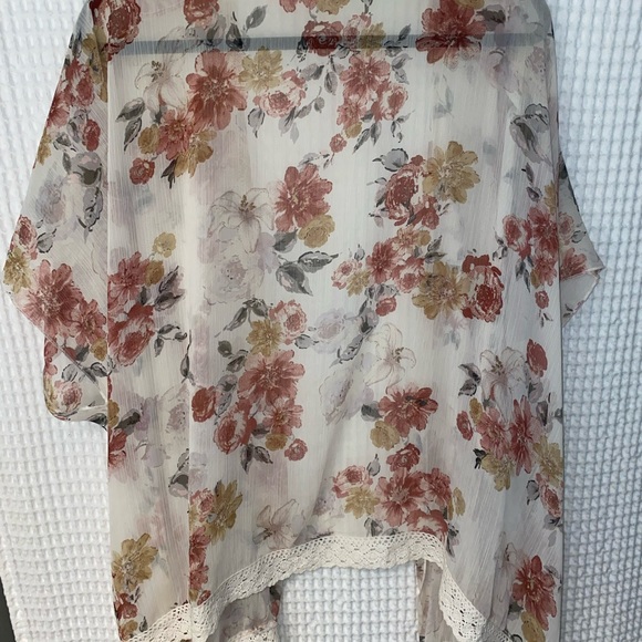Floral kimono size small - Picture 6 of 7
